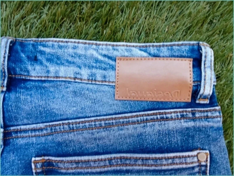 Vaqueros Desigual rectos bordados flores talla 40 nuevos