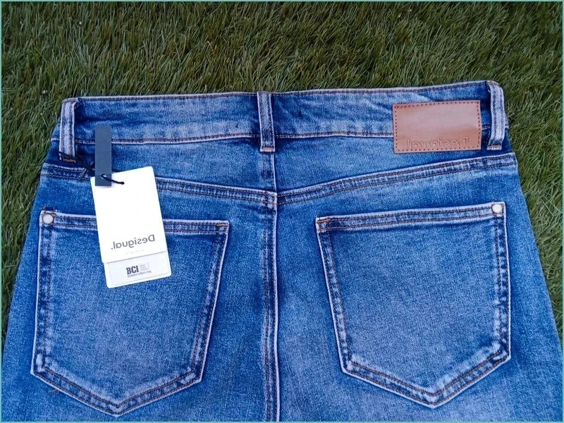 Vaqueros Desigual rectos bordados flores talla 40 nuevos